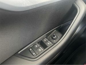 Audi A4 2.0 TDI clean d 150CV S line edition  - Foto 2