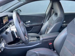 Mercedes Clase A 200 d AMG Line (EURO 6e)  - Foto 2