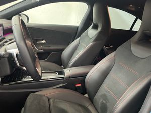 Mercedes CLA 220 d Coupé  - Foto 2