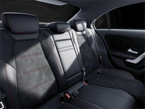 Mercedes Clase A 180 Sedán  - Foto 2