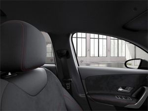 Mercedes Clase A 180 Sedán  - Foto 2