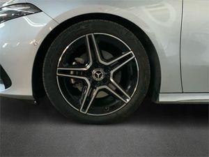 Mercedes Clase A 200 d Sedán  - Foto 2