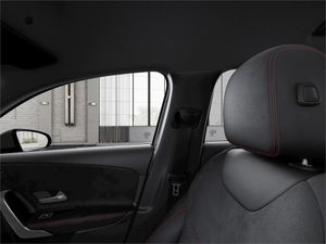 Mercedes Clase A 250 e con tecnología híbrida EQ Sedán  - Foto 2