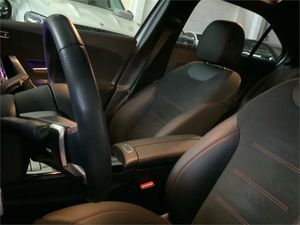 Mercedes Clase A 250 e con tecnología híbrida EQ Sedán  - Foto 2