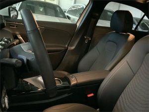 Mercedes Clase A 250 e Sedán  - Foto 2