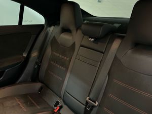 Mercedes CLA 220 d Coupé  - Foto 2