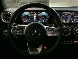 Mercedes Clase A Sedán A 180  - Foto 2