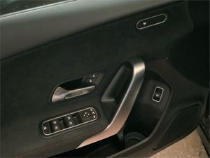 Mercedes Clase A Sedán A 180  - Foto 2