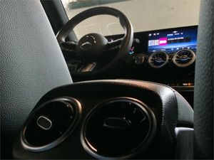 Mercedes Clase A 180 Sedán  - Foto 2