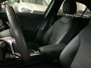 Mercedes Clase A 180 Sedán  - Foto 2