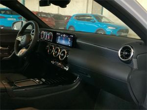Mercedes Clase A 180 Sedán  - Foto 2