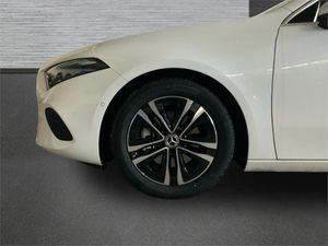 Mercedes Clase A 180 Sedán  - Foto 2