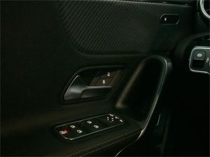 Mercedes Clase A 180 Sedán  - Foto 2