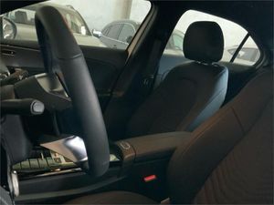 Mercedes Clase A 180 Sedán  - Foto 2