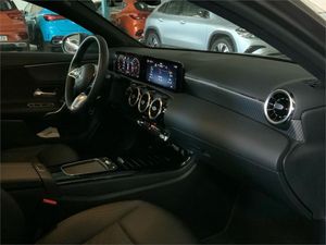 Mercedes Clase A 180 Sedán  - Foto 2