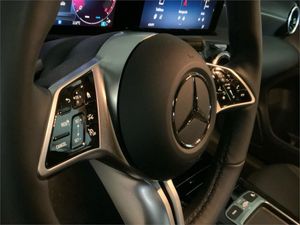 Mercedes Clase A 180 Sedán  - Foto 2