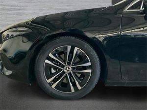 Mercedes Clase A 180 Sedán  - Foto 2