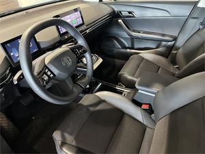 MG MG4 64kWh Luxury  - Foto 2