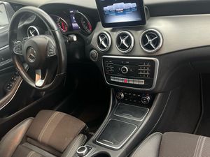 Mercedes CLA 200 CDI / d Urban  - Foto 2