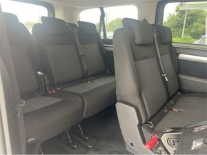 Peugeot Traveller Business BlueHDi 120 S&S 6 Vel MAN Long  - Foto 2