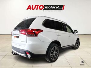 Mitsubishi Outlander 200 MPI Motion CVT 2WD 5 Plazas  - Foto 2