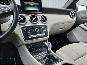 Mercedes Clase A 200 d Urban  - Foto 2