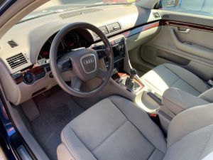 Audi A4 2.0 TDI 140   - Foto 9