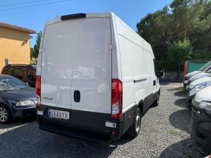 Iveco Daily  2.3 TD 35S 16 A8 V 3520LH2 12 M3   - Foto 5