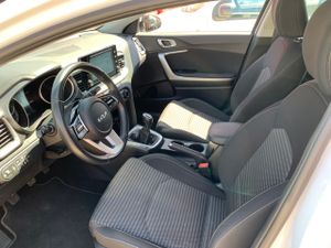 Kia XCeed 1.0 TGDi Drive   - Foto 11