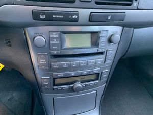 Toyota Avensis 2.2 D4D 150  - Foto 10