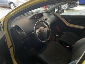 Toyota GR Yaris Yaris 5p 1.4 D-4D Sol  - Foto 4