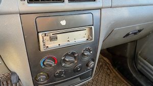 Ford Tourneo Connect 1.8 TDCI KOMBI  - Foto 14