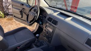 Ford Tourneo Connect 1.8 TDCI KOMBI  - Foto 10