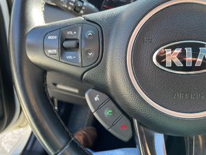 Kia Carens 1.7 CRDi VGT 141 CV x-Tech 5 plazas  - Foto 15