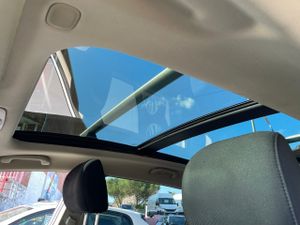 Kia Carens 1.7 CRDi VGT 141 CV x-Tech 5 plazas  - Foto 16