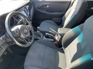 Kia Carens 1.7 CRDi VGT 141 CV x-Tech 5 plazas  - Foto 10