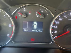 Kia Carens 1.7 CRDi VGT 141 CV x-Tech 5 plazas  - Foto 13