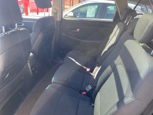 Kia Carens 1.7 CRDi VGT 141 CV x-Tech 5 plazas  - Foto 11