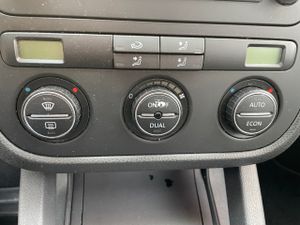 Volkswagen Golf 5p Sportline 1.6 102 CV  - Foto 16