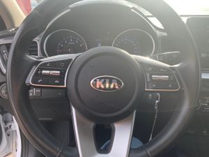 Kia Ceed TGDI DRIVE   - Foto 19