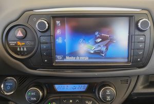 Toyota Yaris HYBRID 1.5 ACTIVE  - Foto 17