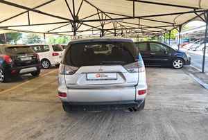 Mitsubishi Outlander 220 DI-D MOTION SST  - Foto 8