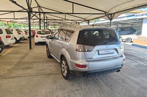 Mitsubishi Outlander 220 DI-D MOTION SST  - Foto 6