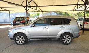 Mitsubishi Outlander 220 DI-D MOTION SST  - Foto 3