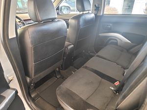 Mitsubishi Outlander 220 DI-D MOTION SST  - Foto 12