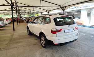 BMW X3 3.0 D MAN  - Foto 5
