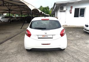 Peugeot 208 1.4HDI ACTIVE 5P   68  - Foto 8