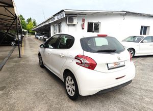 Peugeot 208 1.4HDI ACTIVE 5P   68  - Foto 6