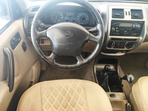 Nissan Terrano 2.7 LUXURI 7pax  - Foto 9
