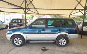 Nissan Terrano 2.7 LUXURI 7pax  - Foto 3